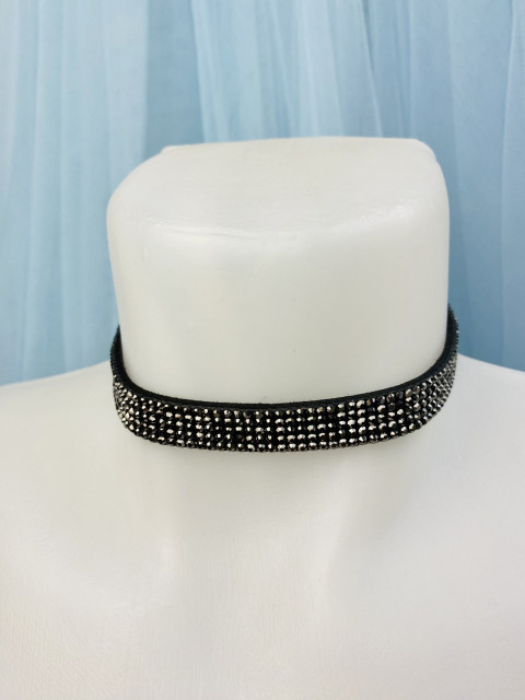 Női fekete choker